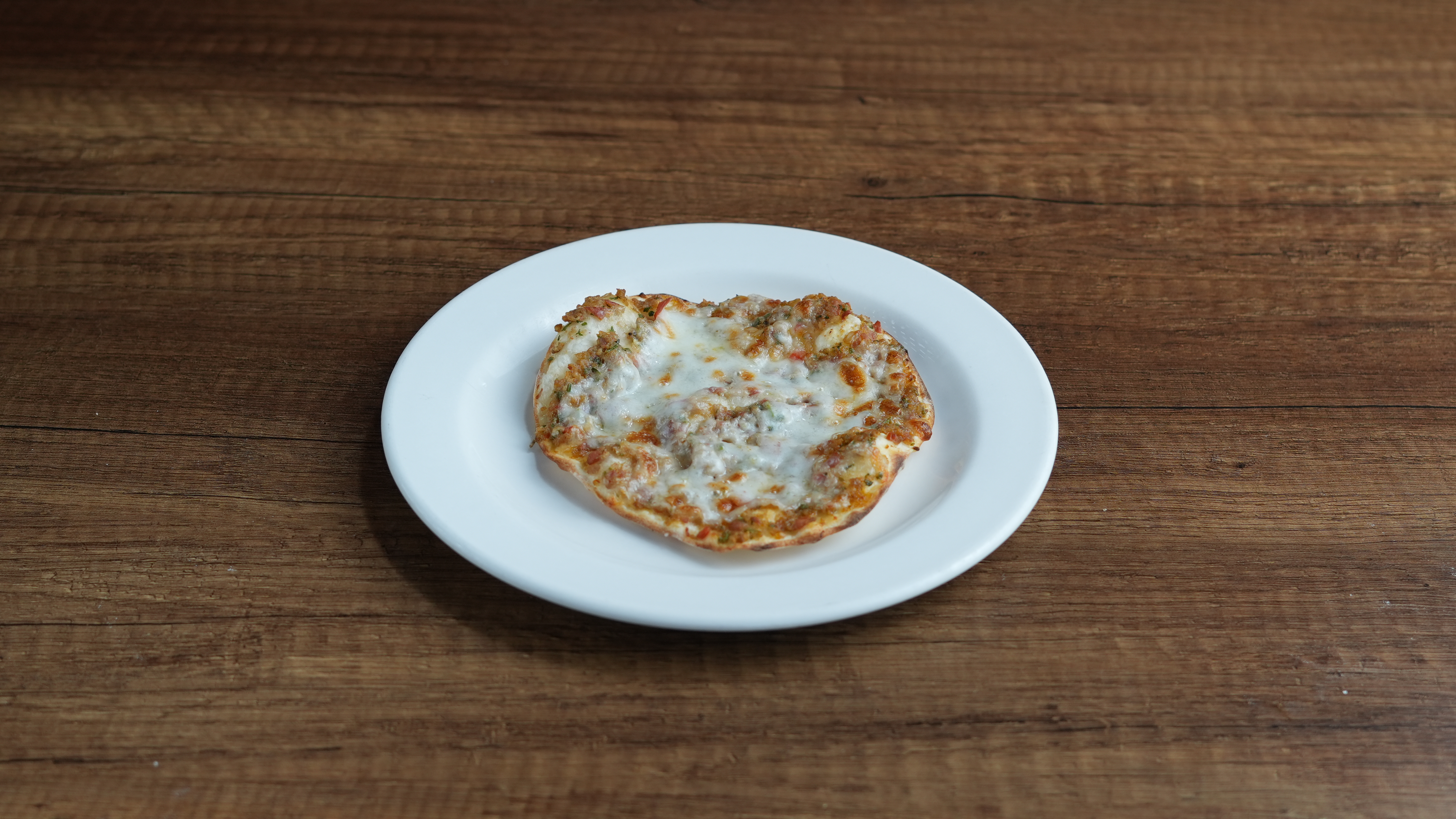 Kaşarlı Fındık Lahmacun