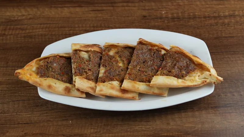 Kıymalı Pide