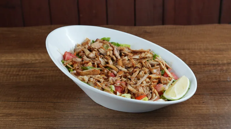 Tavuk Dönerli Salata